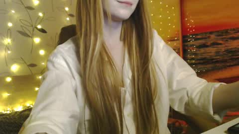 Snapshot of ivy_dean_ chatting on February 7, 10:52 pm Ivy online show from February 7, 10:52 pm