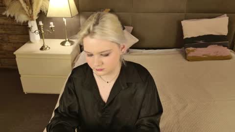 Ivy online show from April 7, 8:31 pm