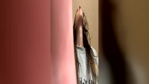 Snapshot of ivy_rose90 chatting on June 6, 10:58 pm ivy_rose90 online show from June 6, 10:58 pm