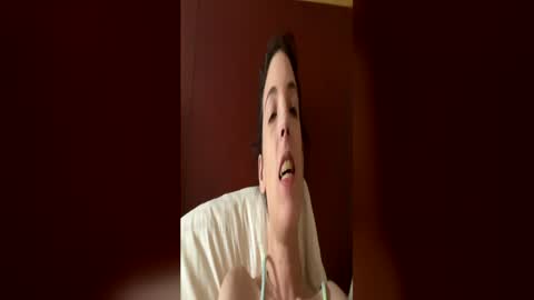 Snapshot of ivy_rose90 chatting on June 7, 7:17 pm ivy_rose90 online show from June 7, 7:17 pm