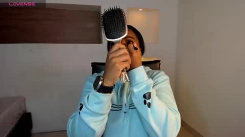 i v y  b l i s s online show from February 15, 11:50 am