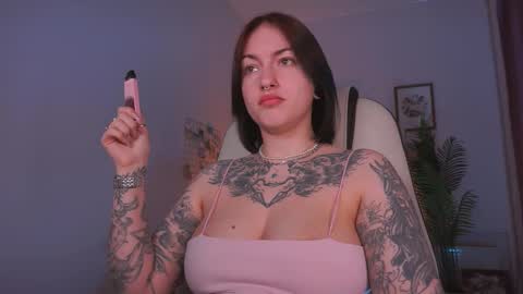Snapshot of ivyhoney chatting on February 25, 4:31 pm IVY - Follow me 3 online show from February 25, 4:31 pm