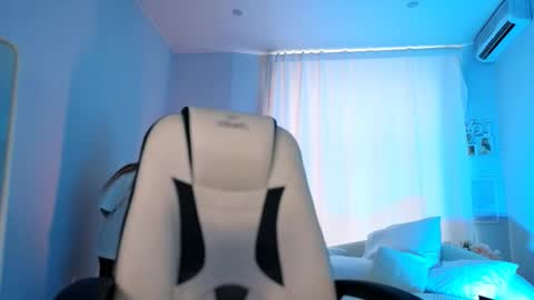 Snapshot of ivyhoney chatting on September 9, 8:47 am IVY - Follow me 3 online show from September 9, 8:47 am