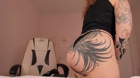 Snapshot of ivyhoney chatting on September 14, 8:13 am IVY - Follow me 3 online show from September 14, 8:13 am