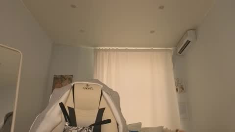 Snapshot of ivyhoney chatting on October 1, 9:04 am IVY - Follow me 3 online show from October 1, 9:04 am