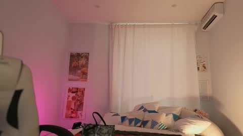 Snapshot of ivyhoney chatting on October 7, 10:34 am IVY - Follow me 3 online show from October 7, 10:34 am