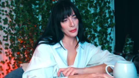 Snapshot of ivyjonson chatting on December 12, 12:55 pm Miss Ivy online show from December 12, 12:55 pm