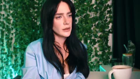 Snapshot of ivyjonson chatting on December 20, 4:25 pm Miss Ivy online show from December 20, 4:25 pm