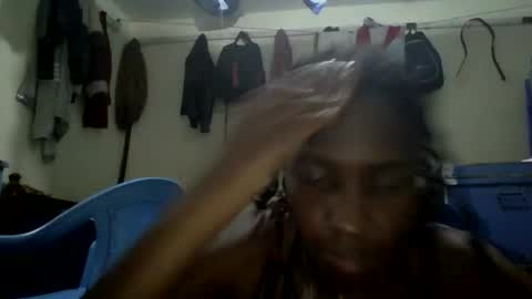 Snapshot of ivyk_ chatting on February 14, 5:21 pm ivyk_ online show from February 14, 5:21 pm