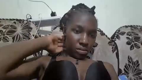 Snapshot of ivyk_ chatting on February 18, 11:55 pm ivyk_ online show from February 18, 11:55 pm