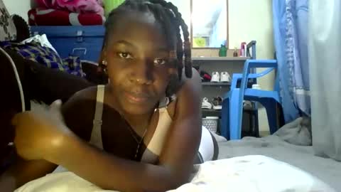 Snapshot of ivyk_ chatting on March 2, 12:01 pm ivyk_ online show from March 2, 12:01 pm