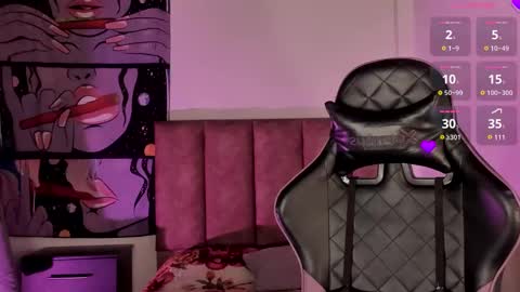 Snapshot of ivymanson_ chatting on November 20, 5:45 pm Camila online show from November 20, 5:45 pm