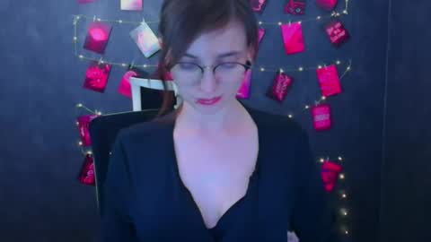 Ivy online show from April 7, 8:53 pm