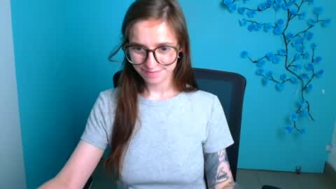 Snapshot of ivynoir_ chatting on June 20, 10:51 am Ivy online show from June 20, 10:51 am
