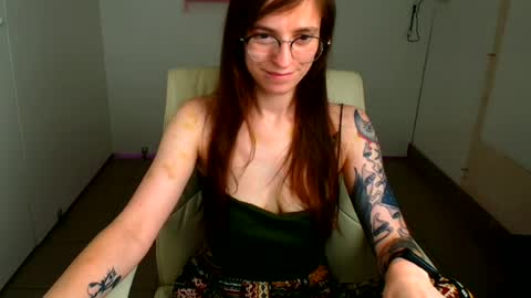 Snapshot of ivynoir_ chatting on June 26, 12:53 pm Ivy online show from June 26, 12:53 pm