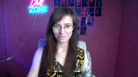 Snapshot of ivynoir_ chatting on July 27, 9:44 pm Ivy online show from July 27, 9:44 pm