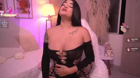 Annie online show from October 25, 3:14 am