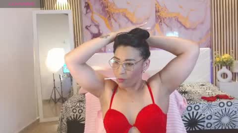 Snapshot of ivyshine7 chatting on June 4, 8:04 pm ivyshine7 online show from June 4, 8:04 pm