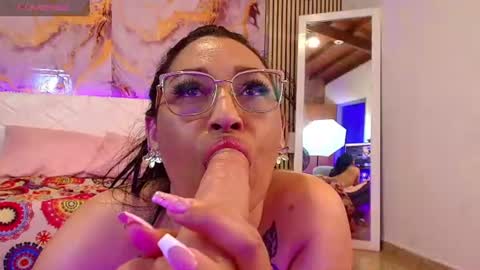 Snapshot of ivyshine7 chatting on June 18, 10:36 pm ivyshine7 online show from June 18, 10:36 pm