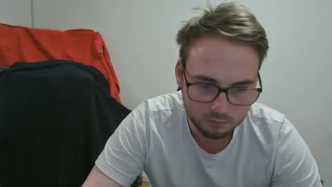 Snapshot of iwantfucknow chatting on December 15, 2:32 pm iwantfucknow online show from December 15, 2:32 pm