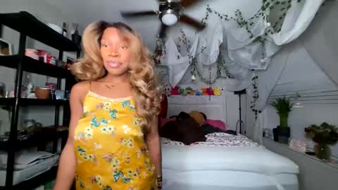 Snapshot of iwantyami chatting on December 19, 12:28 am iwantyami online show from December 19, 12:28 am