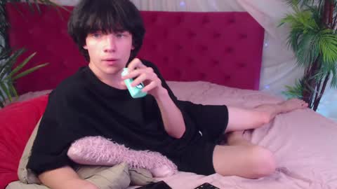 Snapshot of iwillfall_ chatting on December 7, 4:31 am Maxim online show from December 7, 4:31 am