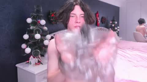 Snapshot of iwillfall_ chatting on December 21, 11:28 am Maxim online show from December 21, 11:28 am