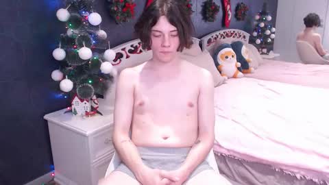 Snapshot of iwillfall_ chatting on December 22, 10:12 am Maxim online show from December 22, 10:12 am