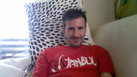 Snapshot of iyoperro chatting on September 18, 10:06 am Casandro online show from September 18, 10:06 am