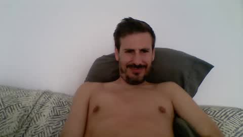 Snapshot of iyoperro chatting on October 2, 9:05 am Casandro online show from October 2, 9:05 am
