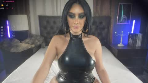 Areeya online show from April 10, 2:06 am