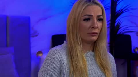 izabelle_02 online show from April 3, 3:37 am