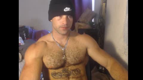 Snapshot of izak144 chatting on July 3, 10:38 pm izak144 online show from July 3, 10:38 pm