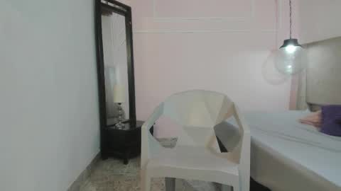 izelevans online show from March 26, 11:49 am