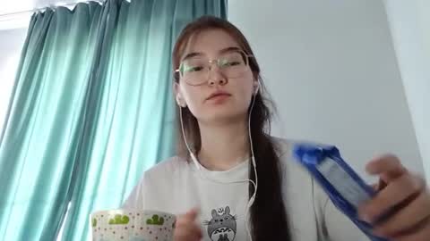 Snapshot of izettasandino chatting on July 4, 7:14 am Mia online show from July 4, 7:14 am