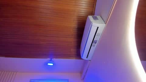 Izumi online show from April 11, 11:58 am