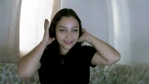 izzy_32 online show from February 25, 3:10 pm