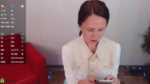 Queen of nylon  Victoria online show from December 22, 5:04 am