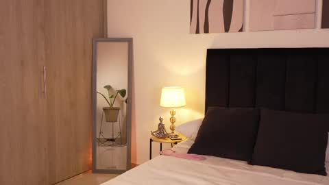 Izzy vega  online show from April 1, 12:44 am