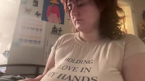 Snapshot of izzyishottttt chatting on October 27, 10:19 am izzyishottttt online show from October 27, 10:19 am