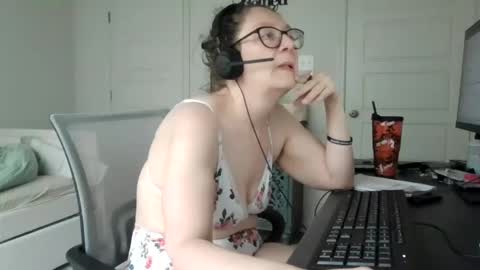 Snapshot of izzynoela chatting on September 22, 4:42 pm izzynoela online show from September 22, 4:42 pm