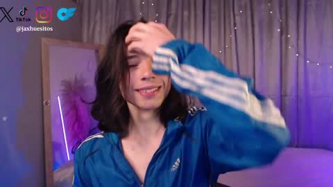 Hey im Jaxxxon check my info     online show from April 9, 12:10 pm