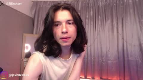 Snapshot of j_a_x_x_x_o_n chatting on June 10, 11:09 am Hey im Jaxxxon check my info online show from June 10, 11:09 am