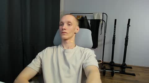 Danny online show from February 8, 4:47 am