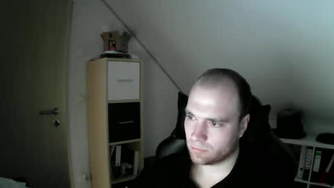 here4y online show from December 22, 9:28 am