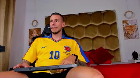 J King online show from June 1, 9:27 pm