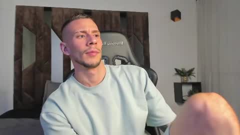 J King online show from June 22, 5:54 pm