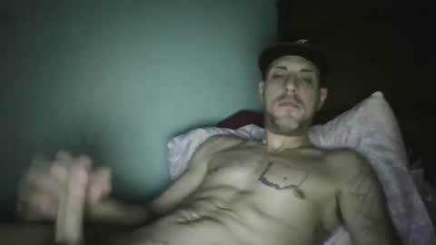 Snapshot of j_lion85 chatting on November 6, 9:32 am j_lion85 online show from November 6, 9:32 am