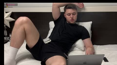Snapshot of j_lyle_x chatting on May 5, 7:00 pm j_lyle_x online show from May 5, 7:00 pm