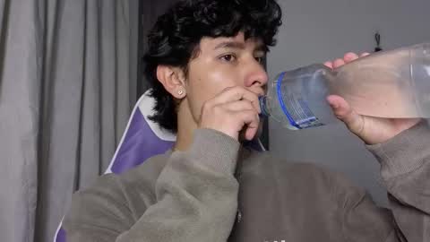 Noah online show from November 24, 1:44 pm